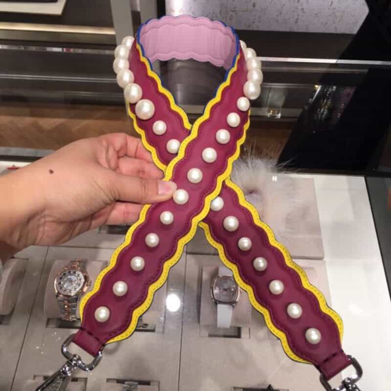 FENDI芬迪意大利牛皮波浪形饰配贝壳珍珠长肩带883