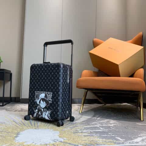 LV路易威登海贼王 路飞可来图案定制Horizon 55 厘米四轮拉杆箱