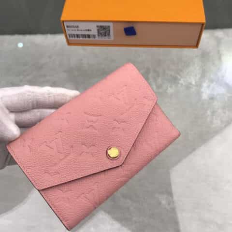 Louis Vuitton LV Curieuse 短款钱夹 M60568