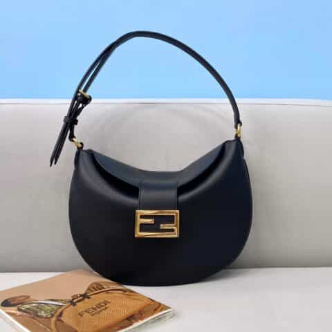 FENDI芬迪标志性??实用性翻盖牛角超薄款腋下包8373