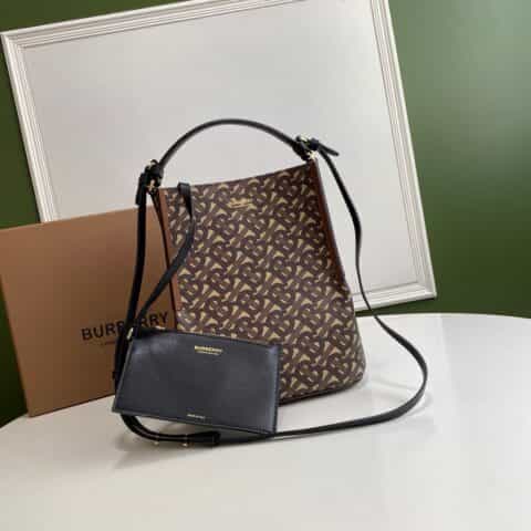 Burberry巴宝莉2021夏季新款马术风格牛皮水桶包