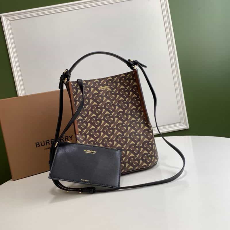 Burberry巴宝莉2021夏季新款马术风格牛皮水桶包