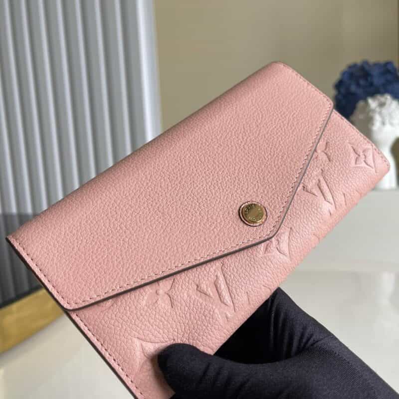 Louis Vuitton LV Sarah 钱夹 M64082