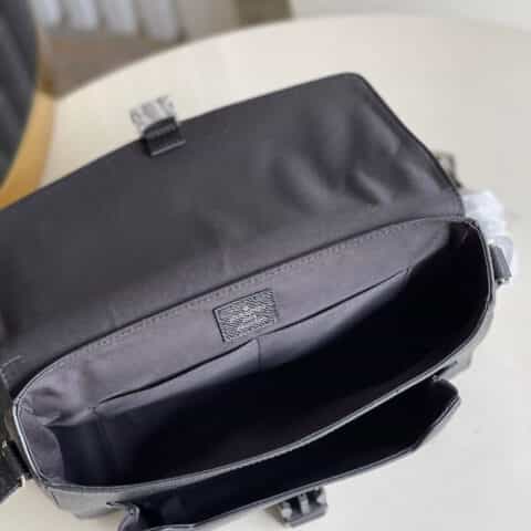 Louis Vuitton LV New Messenger K45 邮差包 M30746