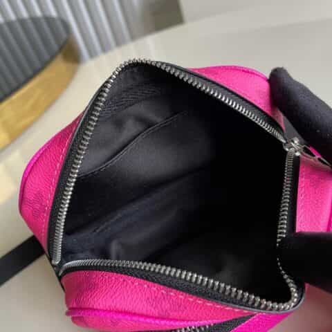 Louis Vuitton LV Outdoor Pouch K45 迷你相机包 M30781