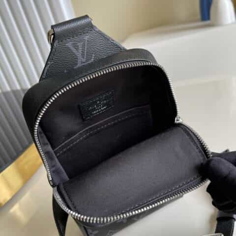 Louis Vuitton LV Outdoor Slingbag K45 单肩包