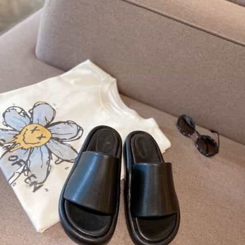 Balenciaga巴黎世家   2021ss最爆款新款拖鞋