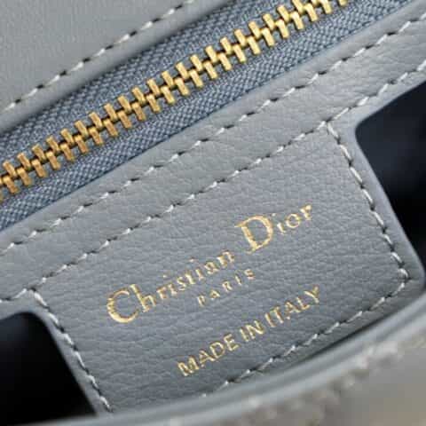 Dior 天蓝色Caro bag M9241UWHC_M81B