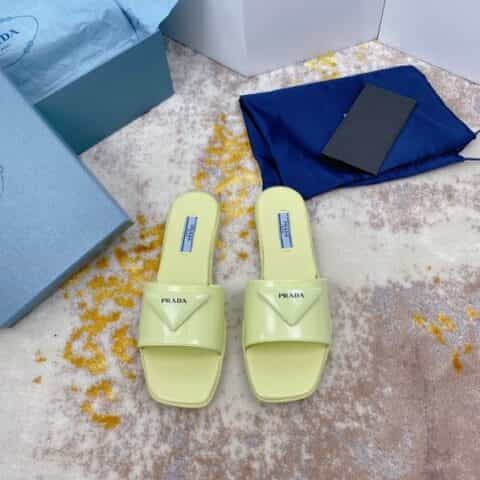 PRADA普拉达    21ss春夏最新款原版开模三角包皮logo扣凉鞋拖鞋