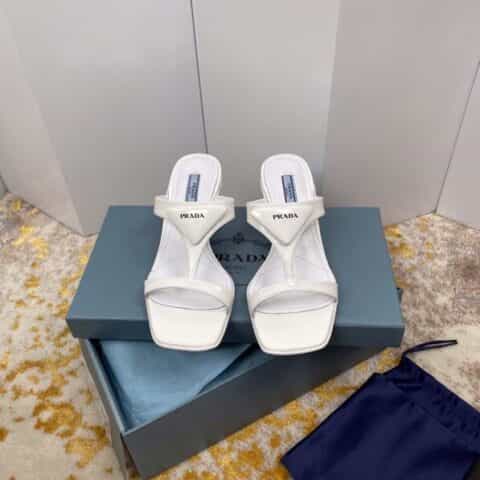 PRADA/普拉达    21ss春夏最新款三角包皮logo扣人字拖鞋