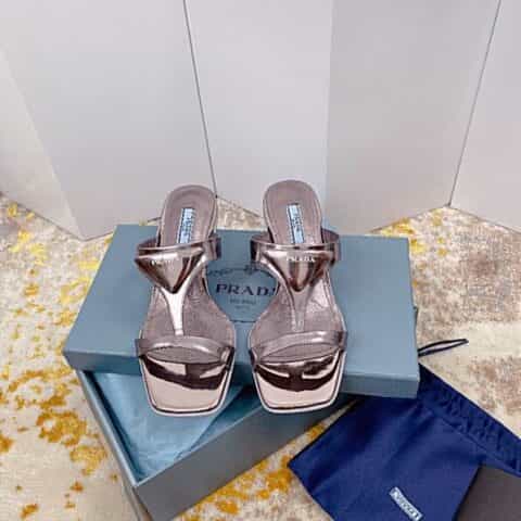 PRADA/普拉达    21ss春夏最新款三角包皮logo扣人字拖鞋