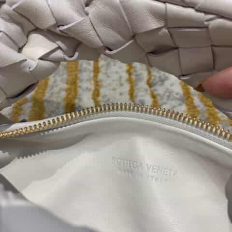 Bottega Veneta葆蝶家 Mini Jodie Bag 609409白色