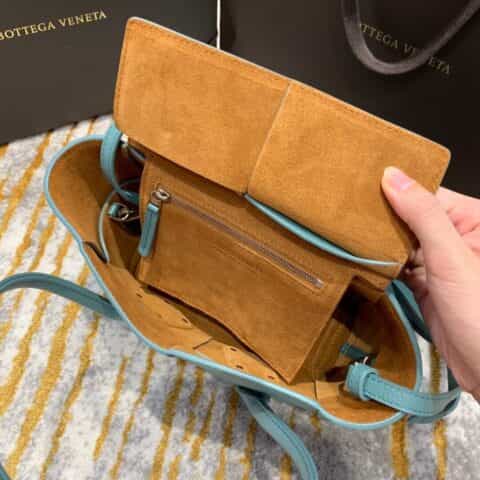 Bottega Veneta葆蝶家 Mini Arco 29 Bag 600606山羊纹风暴蓝