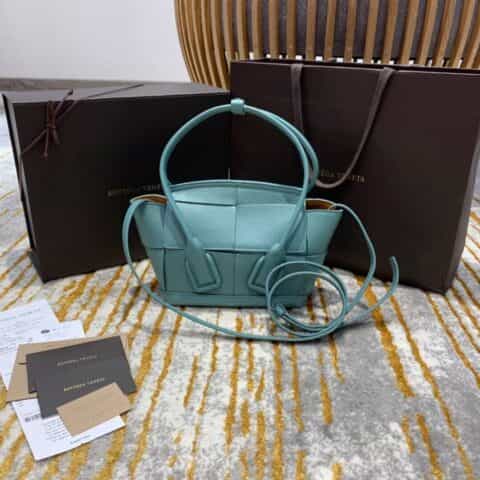 Bottega Veneta葆蝶家 Mini Arco 29 Bag 600606山羊纹风暴蓝