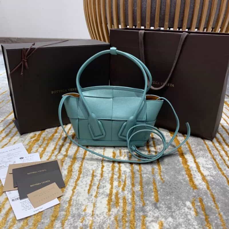 Bottega Veneta葆蝶家 Mini Arco 29 Bag 600606山羊纹风暴蓝
