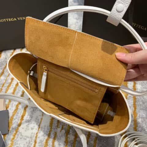 Bottega Veneta葆蝶家 Mini Arco 29 Bag 600606荔枝纹白色