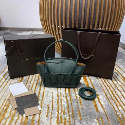 Bottega Veneta葆蝶家 Mini Arco 29 Bag 600606荔枝纹松石绿