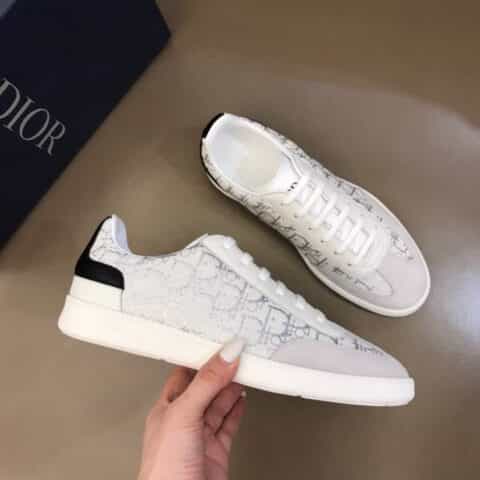 DIOR迪奥    光滑牛皮革搭配绒面革新款 B01 运动鞋