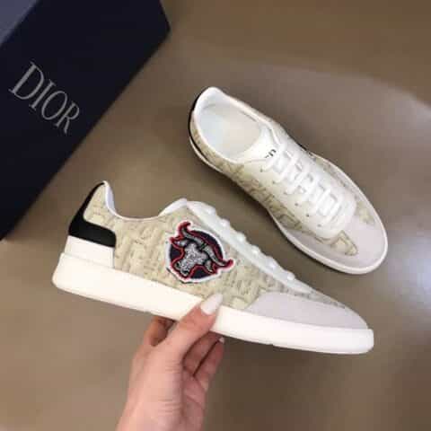 DIOR迪奥    光滑牛皮革搭配绒面革新款 B01 运动鞋