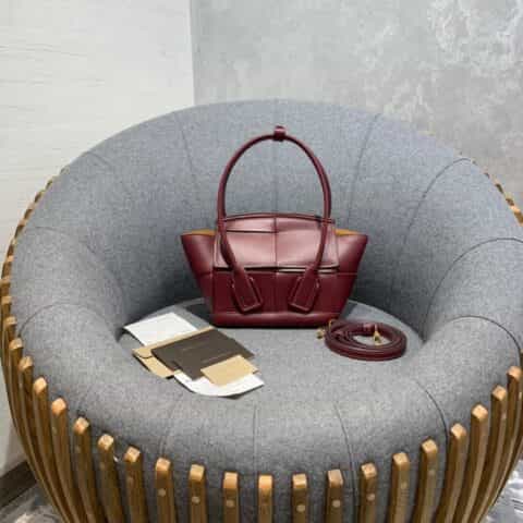 Bottega Veneta葆蝶家 Mini Arco 29 Bag 600606平纹波尔多红