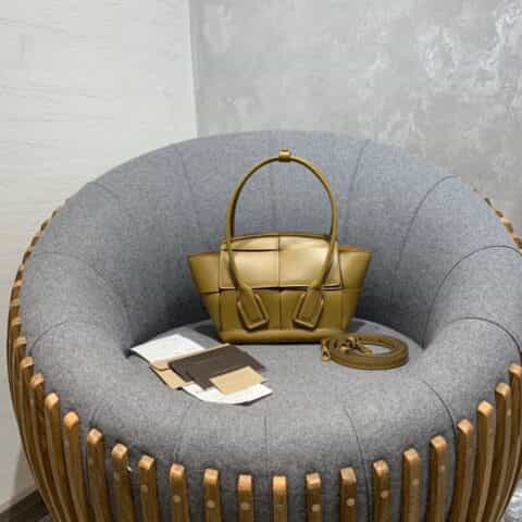 Bottega Veneta葆蝶家 Mini Arco 29 Bag 600606平纹芥末色
