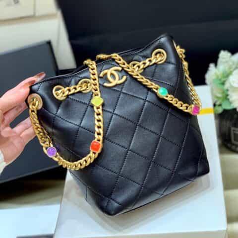 Chanel 2021春夏新款实用款之玛瑙水桶包 AS2381