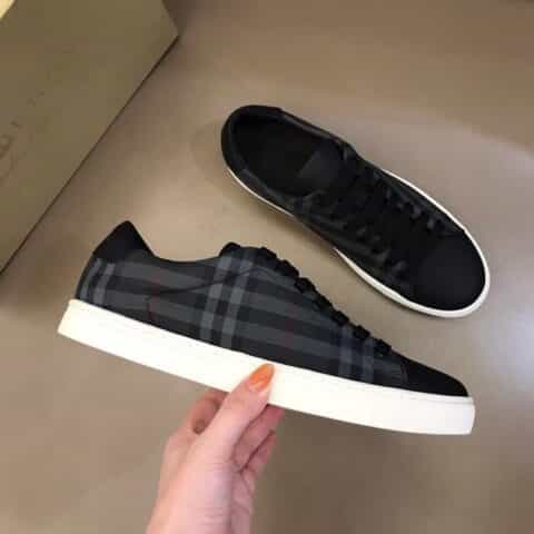 Burberry巴宝莉   B家经典格纹男士低帮休闲鞋