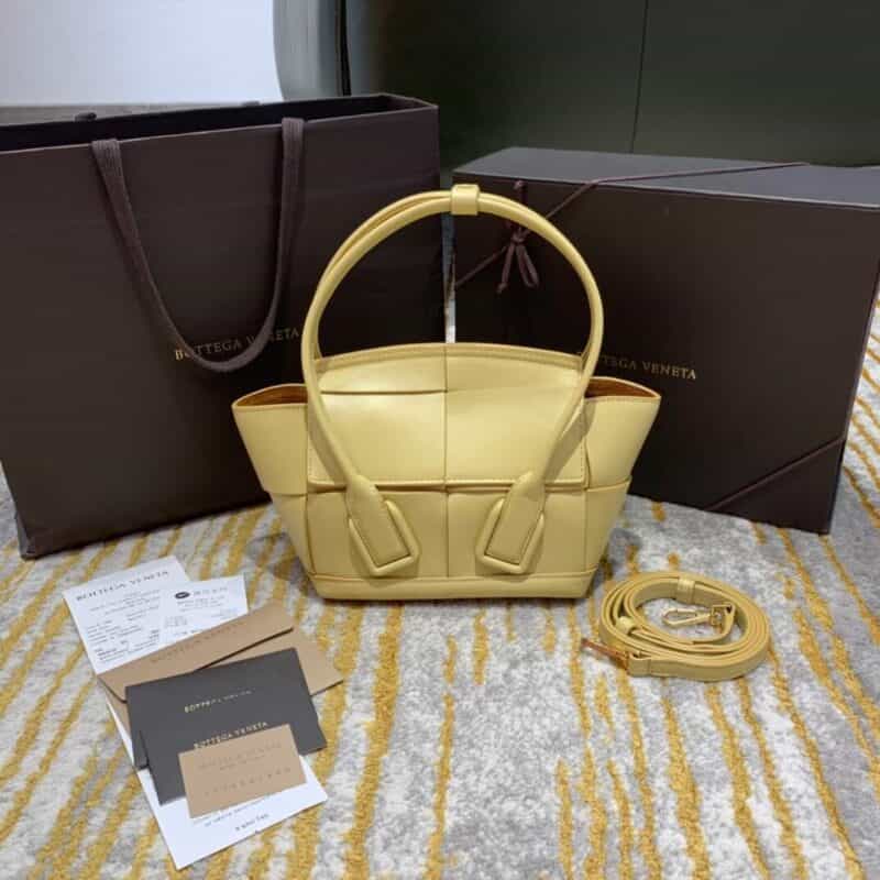 Bottega Veneta葆蝶家 Mini Arco 29 Bag 600606平纹木薯色