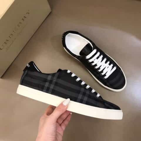 Burberry巴宝莉   B家经典格纹男士低帮休闲鞋
