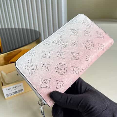 Louis Vuitton LV Zippy wallet渐变粉钱夹 M80490