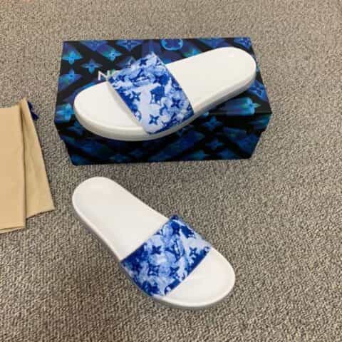 LV/路易威登   采用白兰相间的橡胶印花男士凉鞋