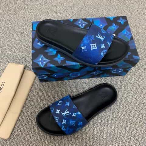 LV/路易威登   采用白兰相间的橡胶印花男士凉鞋