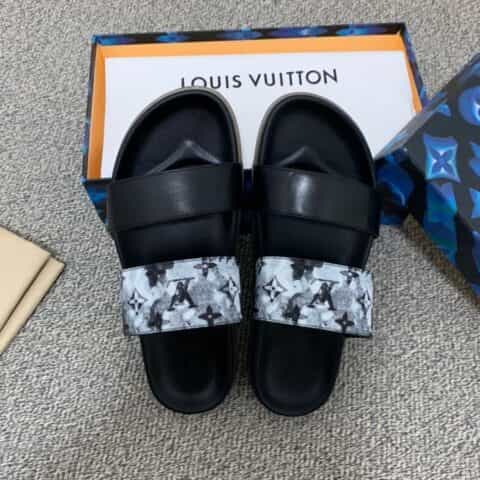 LV/路易威登   采用白兰相间的橡胶印花男士凉鞋