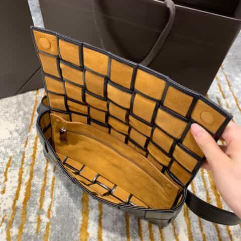 Bottega Veneta葆蝶家 Crossbody Bag 魔方编织包 620980黑色
