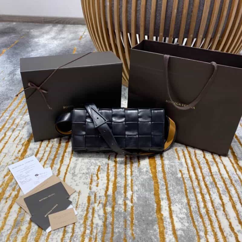 Bottega Veneta葆蝶家 Crossbody Bag 魔方编织包 620980黑色