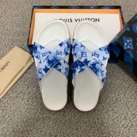 LV/路易威登   采用白兰相间的橡胶印花男士凉鞋