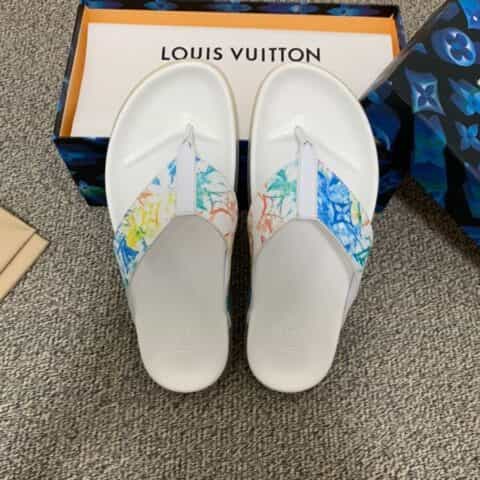LV/路易威登   采用白兰相间的橡胶印花男士凉鞋