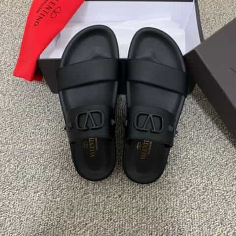 Valentino华伦天奴   采用高频压印绗缝设计饰带男士凉鞋