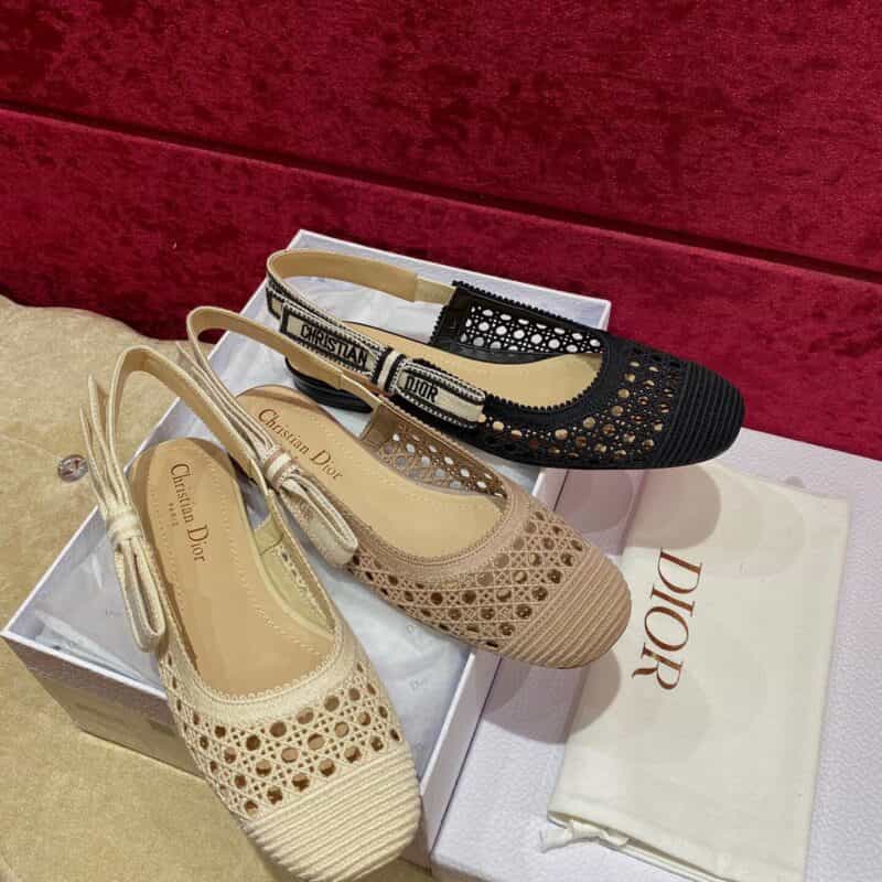 𝐃𝐈𝐎𝐑迪奥  21新款  slingback 粗跟圆头镂空后空凉鞋