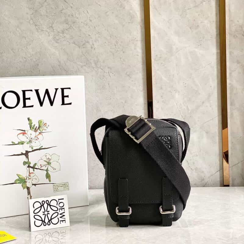 Loewe超小号Military Crossbody军用斜挎包 B553P59X01黑色