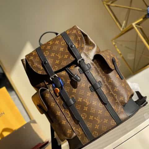 Louis Vuitton LV Christopher PM 双肩包 M43735