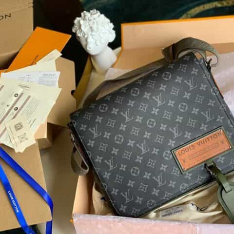 Louis Vuitton LV District斜挎包 M40239