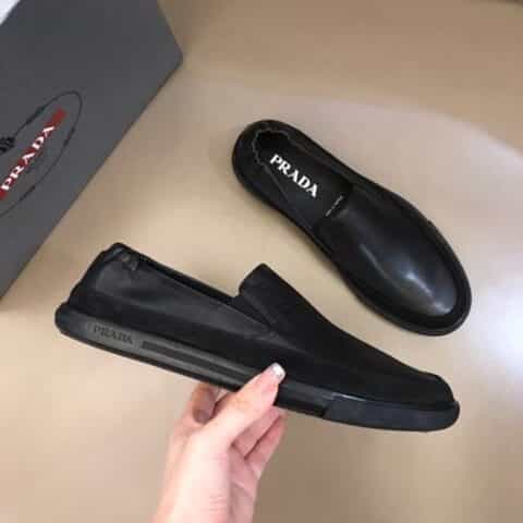PRADA普拉达   进口头层小牛皮材质新品男士小牛套脚乐福鞋