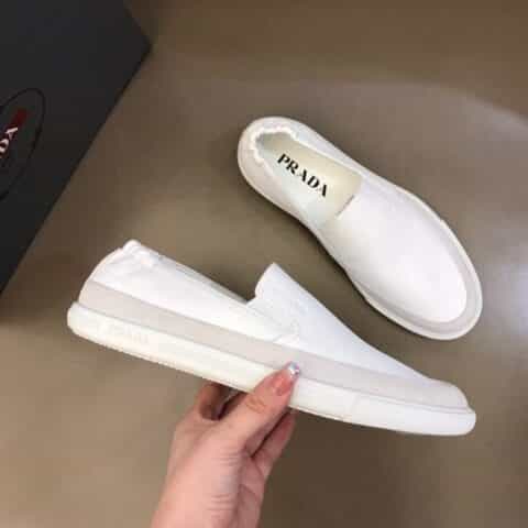 PRADA普拉达   进口头层小牛皮材质新品男士小牛套脚乐福鞋