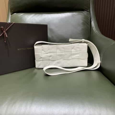 Bottega Veneta葆蝶家 Cassette编织长方包 629068白色