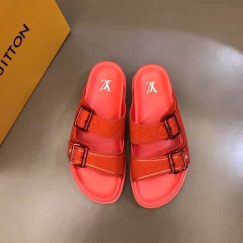 LV/路易威登   哑光黑色头层小牛皮材质奢品Trainer 凉拖鞋