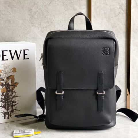 Loewe柔软粒面牛皮革军用背包 B553J18X01黑色