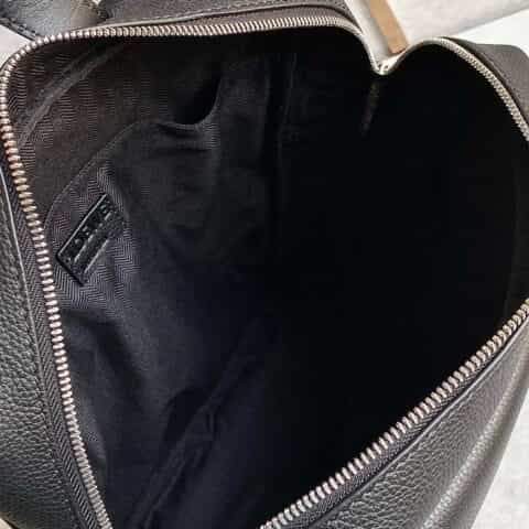 Loewe柔软粒面牛皮革军用背包 B553J18X01黑色