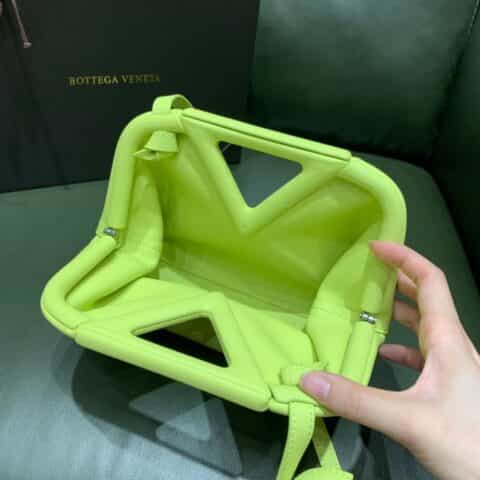 Bottega Veneta葆蝶家 Point Bag 三角包 658476海草黄