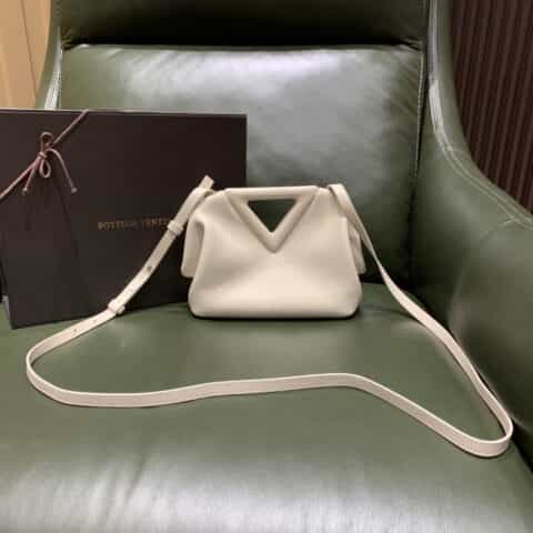Bottega Veneta葆蝶家 Point Bag 三角包 658476白色